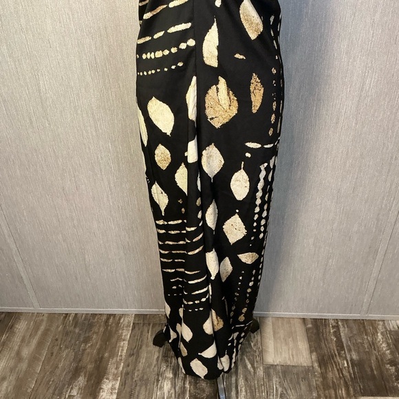 Banana Republic Elegant Black and Cream Halter Jumpsuit Size XL - Picture 4 of 16